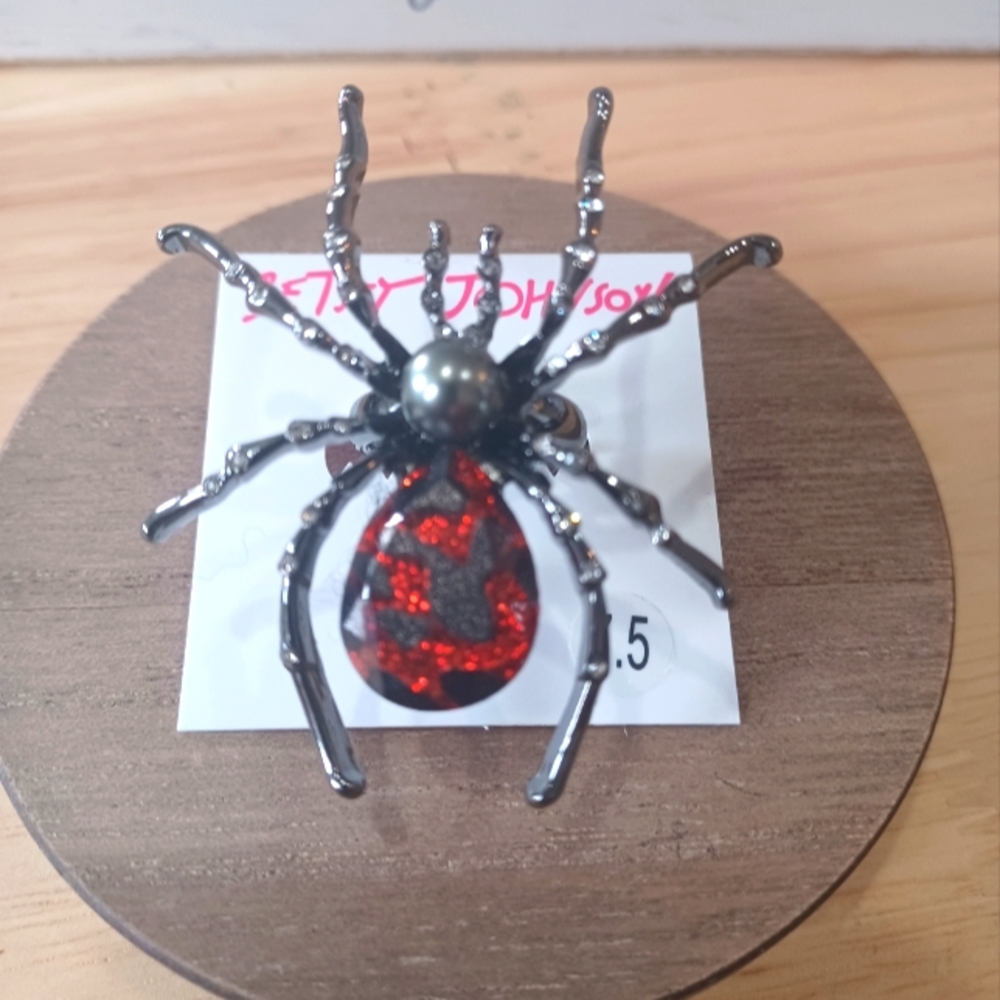 BETSEY JOHNSON BLACK WIDOW SPIDER 🕷 RING 7.5 NWT - Picture 2 of 4
